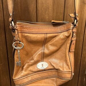 Fossil Maddox Hobo Vintage Leather Cross body